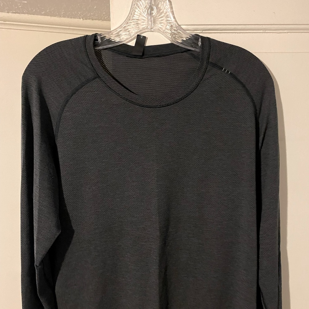 Lululemon metal vent tech long sleeve